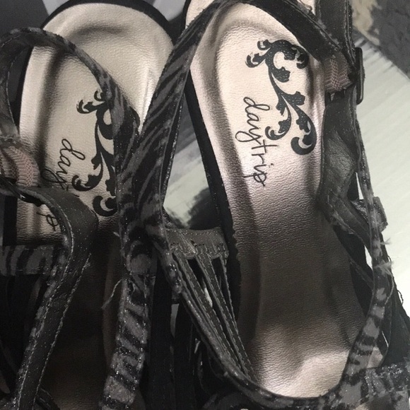 Buckle DayTrip zebra sparkly wedges - Picture 5 of 8